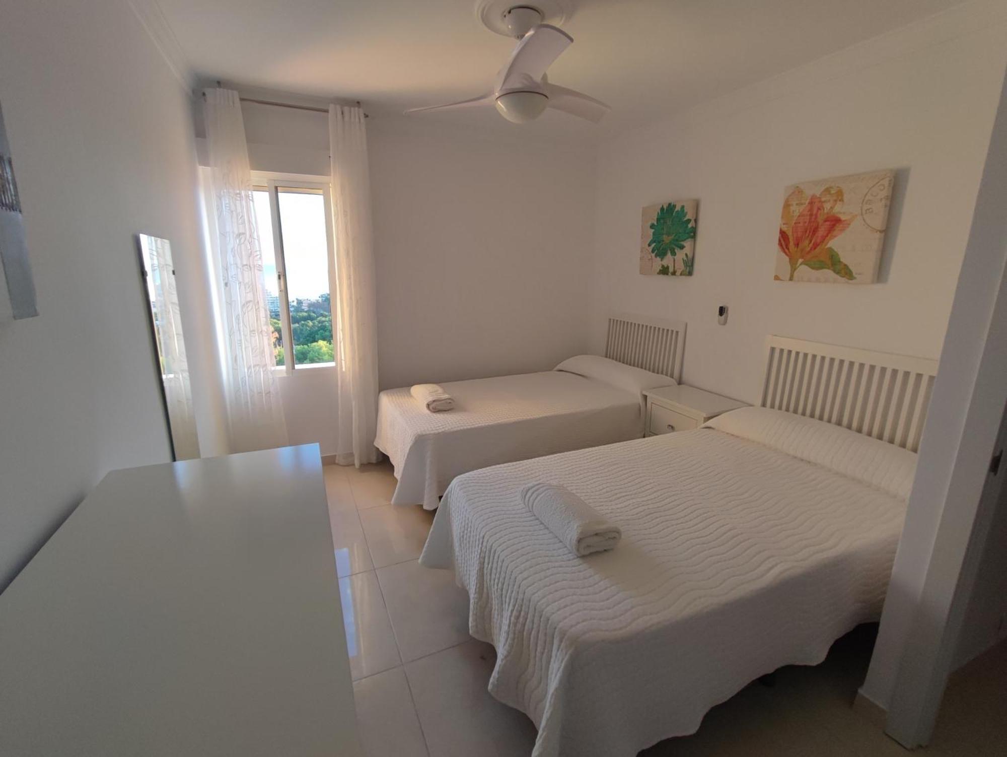 Hercules Paradise 531 Apartamento Con Vistas Al Mar Mediterraneo En Benalmadena A Pasos Del Centro Y Su Vibrante Zona Comercial Disfruta De Una Experiencia Unica En La Costa Del Sol Malaga Andalucia Well-Connected To The Airport Buitenkant foto